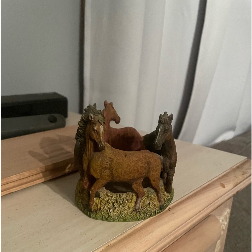 Horse candle holder